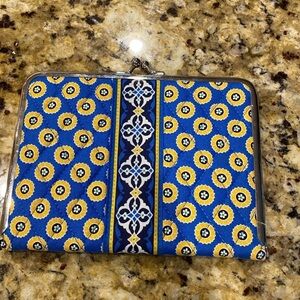 Vera Bradley WV Color Photo Clutch